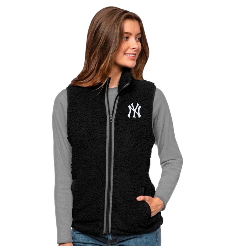 Antigua Women’s New York Yankees “Grace” Vest in Navy NWT (G-1)